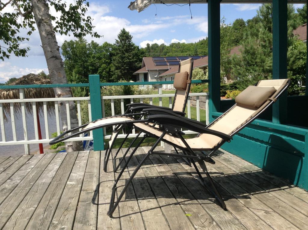Algonquin Lakeside Inn Dwight Экстерьер фото